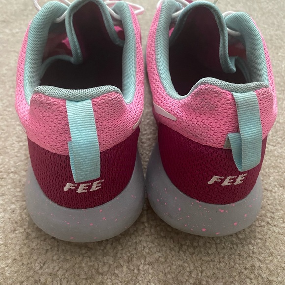 Nike Roshe ID - Picture 3 of 5